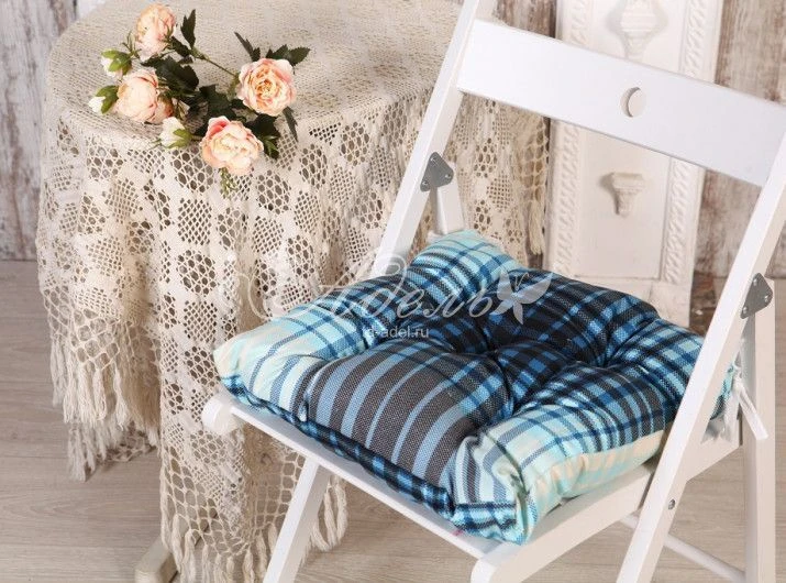 Подушки-сидушки для стульев их хлопчатобумажных тканей, синтетических тканей с наполнителем полиэфирное волокно