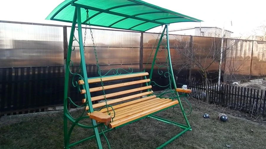 Изготовление качелей садовых
